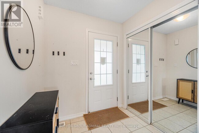 Photo - 164 Esther Cres