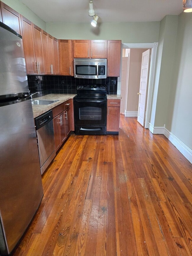 Building Photo - 1424 W Chew St Unit 2