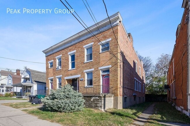Building Photo - 2342 Chickasaw St Unit 2342 Chickasaw Street - 2 Bedrooms