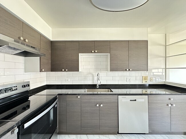 Photo - 1026 S River Rd Unit B3