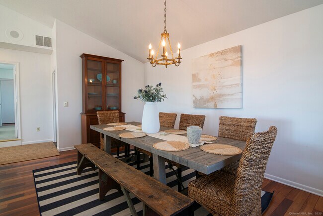 Photo - 782 Groton Long Point Rd