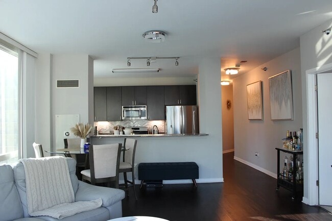 Photo - 757 N Orleans St Unit 706