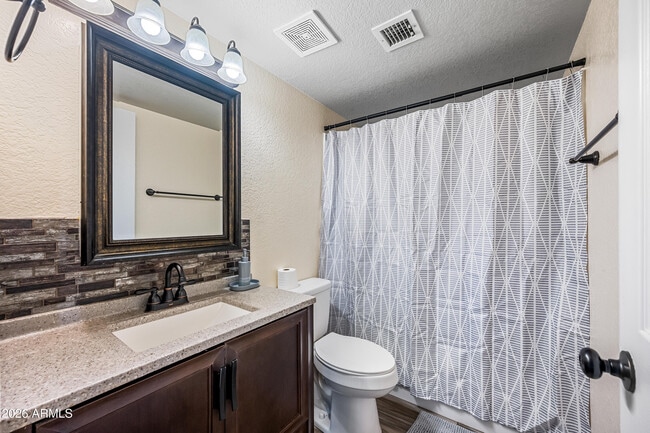 Photo - 610 N Rosemont Cir