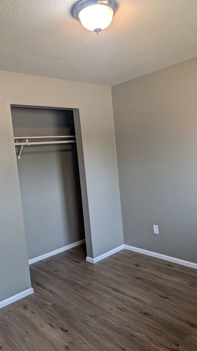 1492 Main St