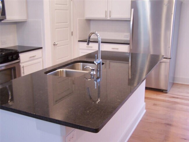 Photo - 2214 Capulet St