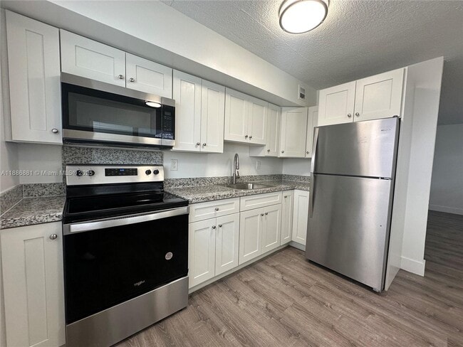 Photo - 2500 Johnson St Unidad 10