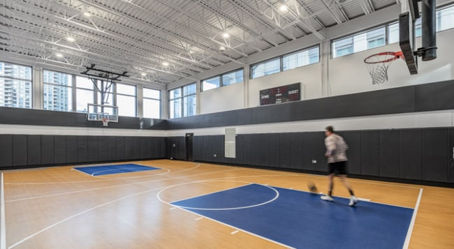 Photo - 566 W Kinzie St