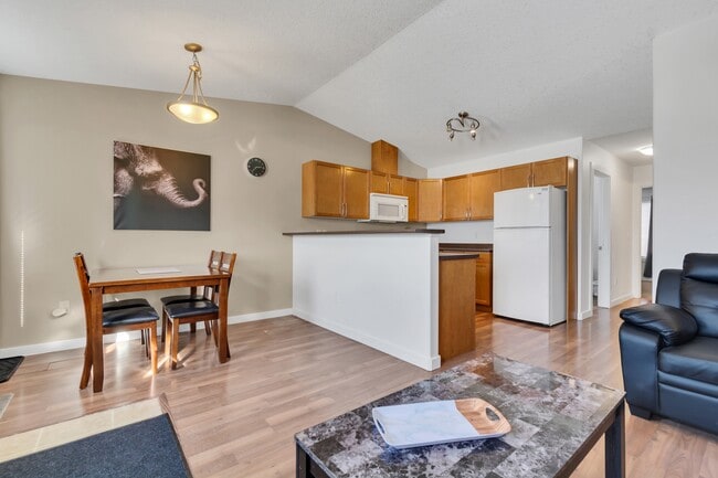 Building Photo - 9230 93 Ave Unit 202