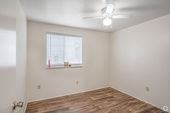 2BR, 1BA, - 850SF - Bedroom 02