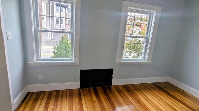 Photo - 146 Waverley Ave Unidad 146