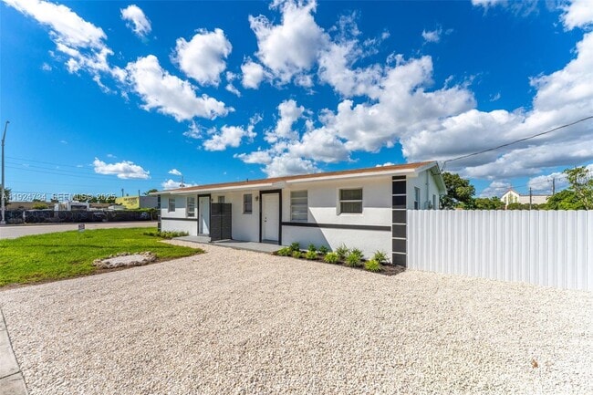 Building Photo - 18350 SW 105th Ave