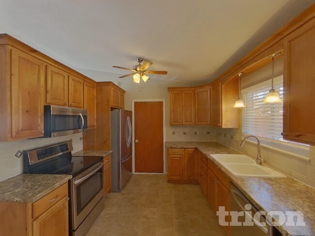 Photo - 5522 Buckskin Pass Dr N