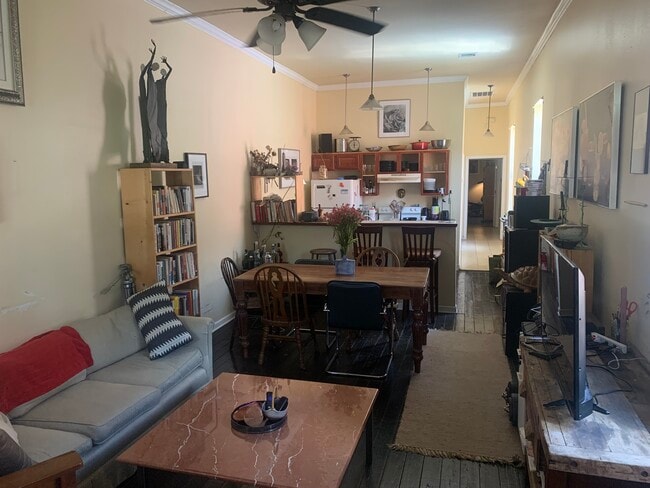 Building Photo - 2402 Saint Bernard Ave Unit 2401 Rental
