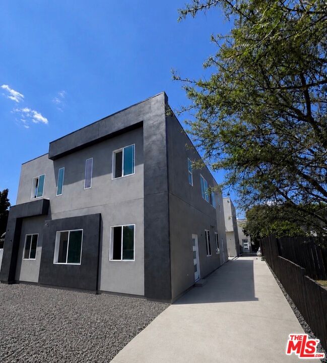 11225 Tiara St Unit 1/2