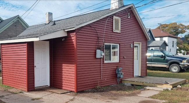 Building Photo - 214 N 15th St