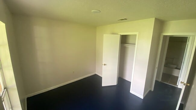 Photo - 4304 Harding St