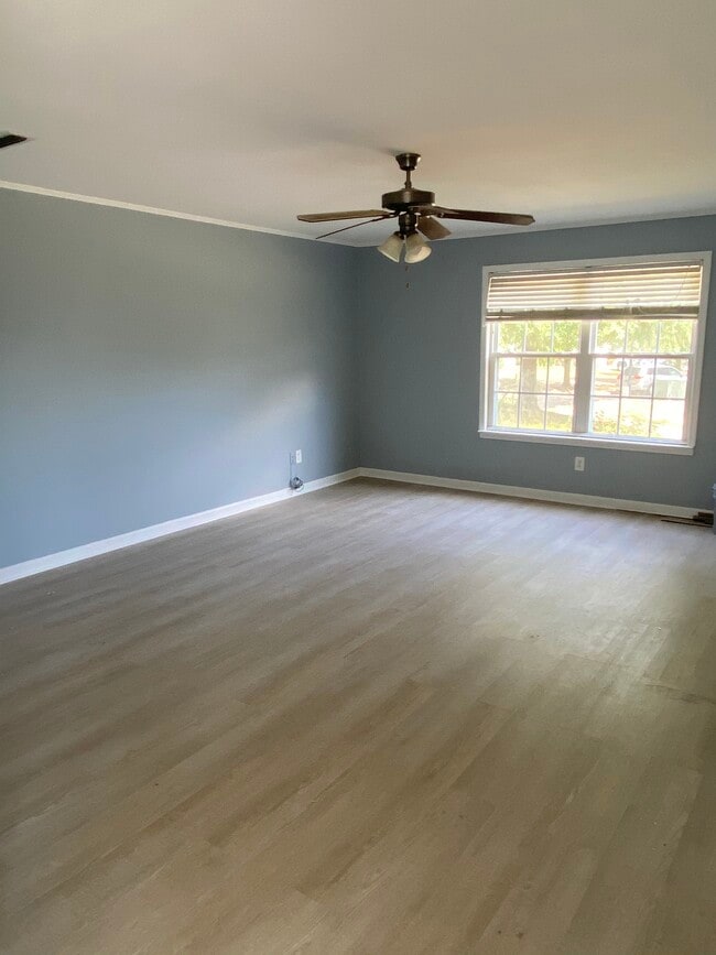 Photo - 122 Coral Ln