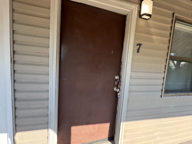 Building Photo - 4017 Mississippi Ave Unit 7 Rental