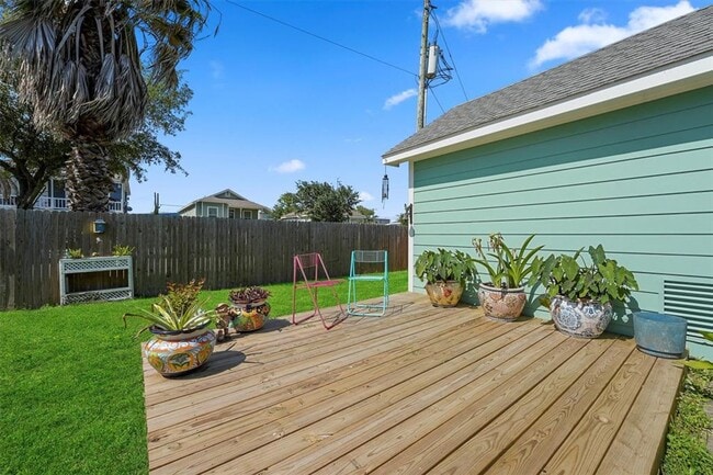 Photo - 4418 N Live Oaks Cir