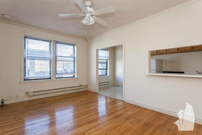 Photo - 1058 W George St Condo