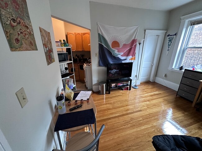 Building Photo - 203 Fuller St Rental