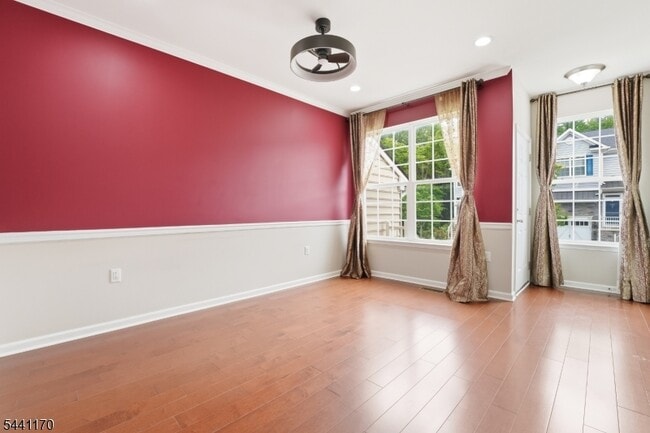 Photo - 105 Pearce Ln