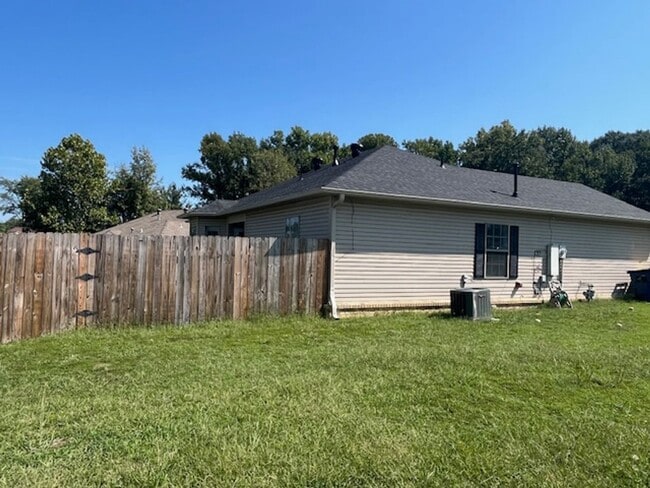 Photo - 102 Rosebud Cir