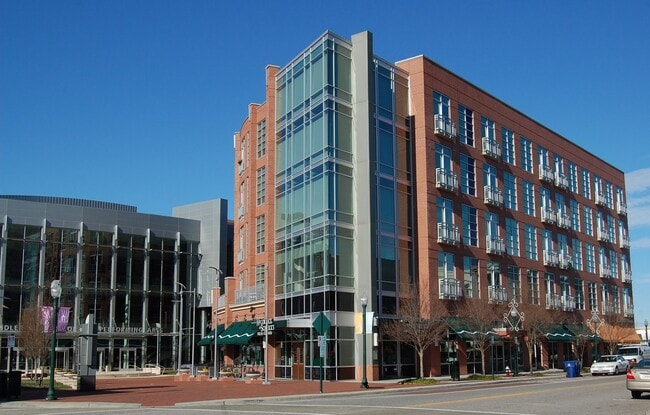 Building Photo - 221 Market St Unit 320