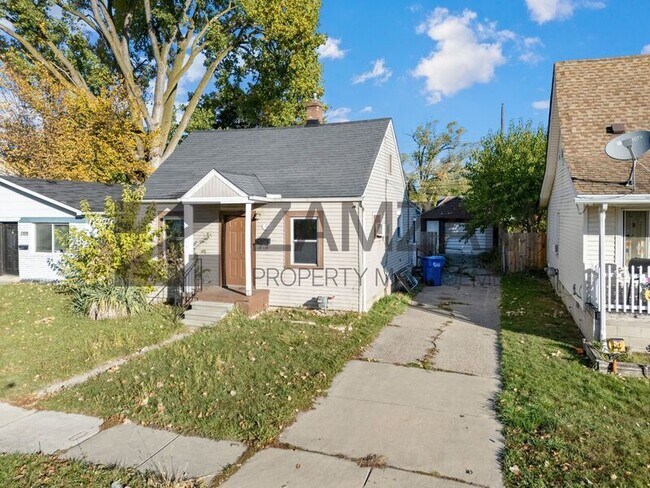 Photo - 7583 Hudson Ave