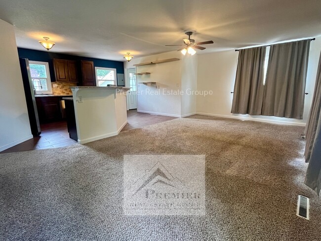Photo - 1437 Howard Ave