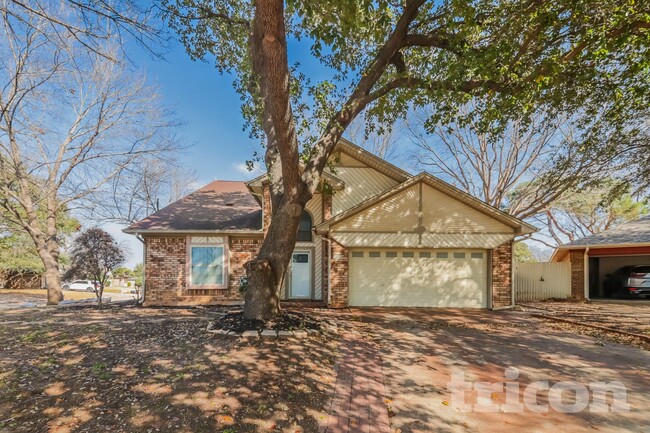 Building Photo - 509 Live Oak Dr