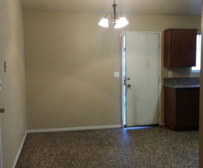 275 W Beechwood Ave