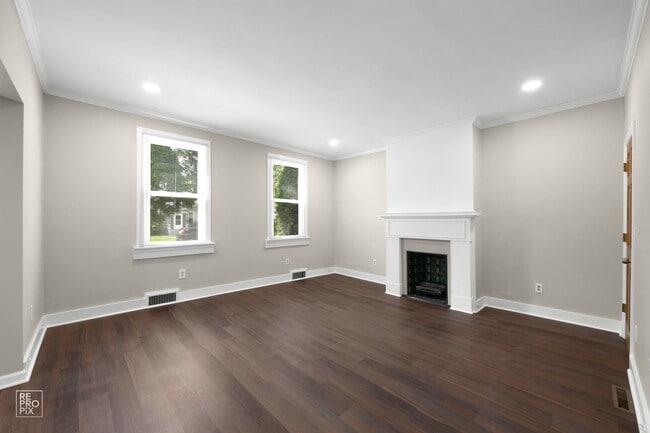 Photo - 714 E Jackson St Unit 1