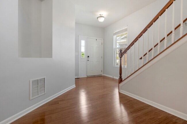 Photo - 1022 Ravendale Ct