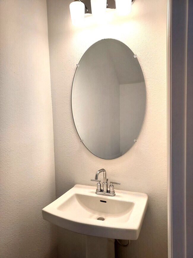 Photo - 2403 Paravane Wy Casa Adosada