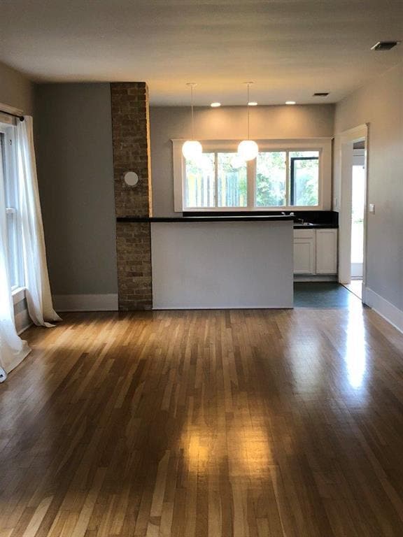 Photo - 2107 Newton St