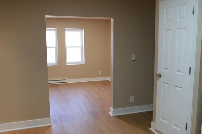 Photo - 147 W Main St