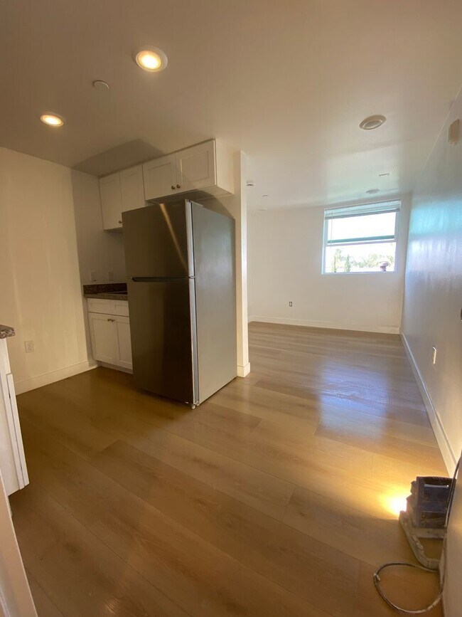 4325 Main St Unit 308a