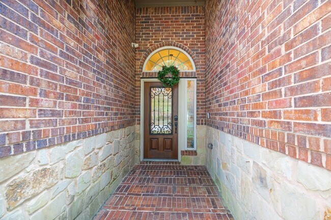 Photo - 14 Arrow Feather Place