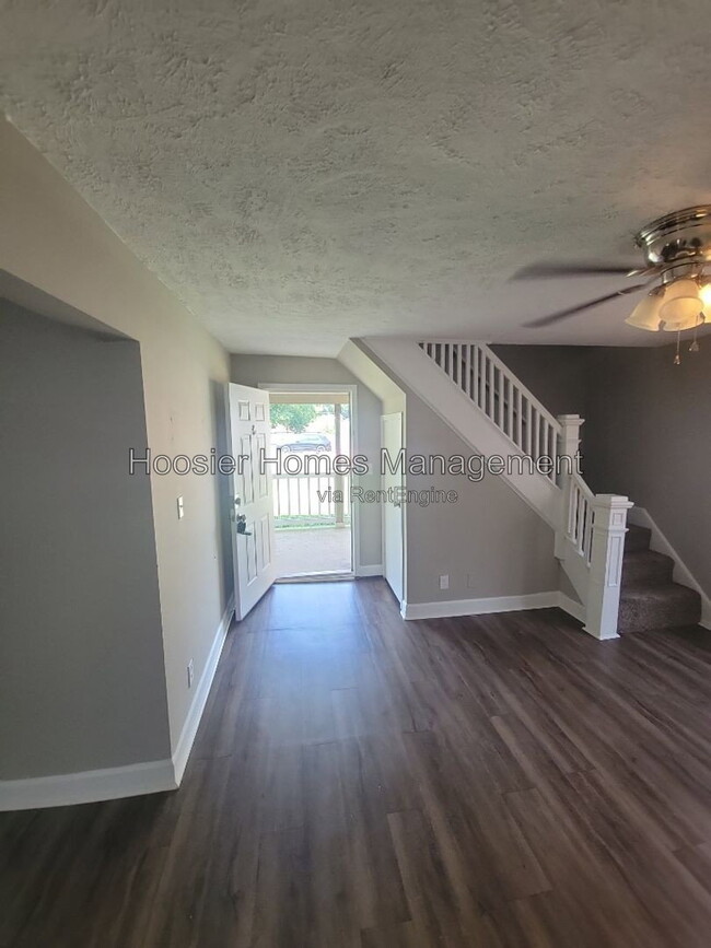 Photo - 627 Bernard Ave