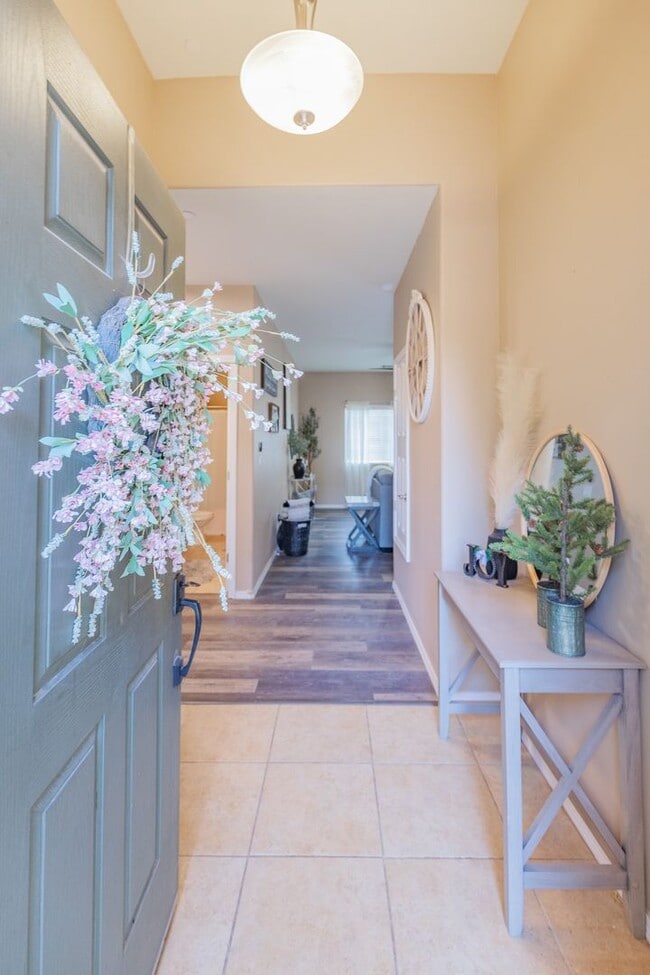 Photo - $500 OFF FIRST MONTH RENT! Conveniently lo...