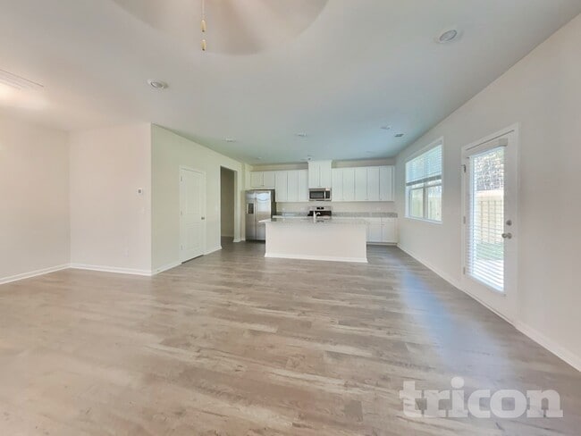 Photo - 184 Chapelcrest Ln