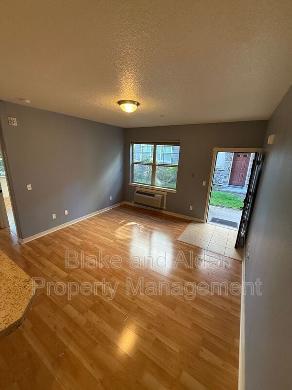 Photo - 8758 NE Delamere Way