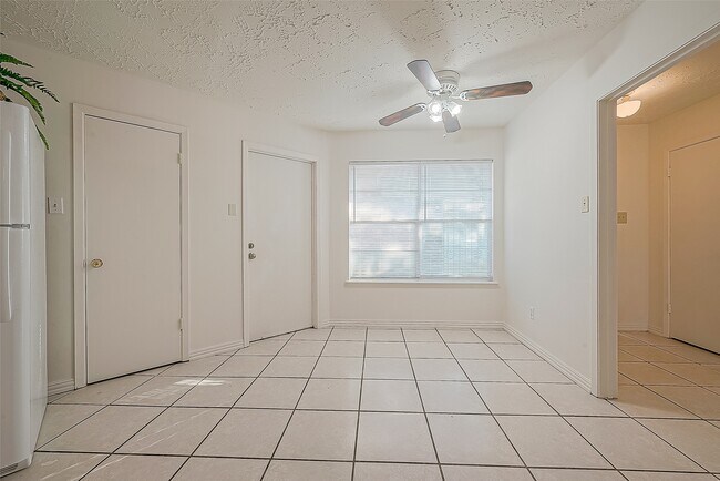Photo - 3806 Embarcadero Dr