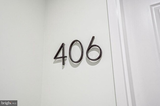 Photo - 3748 Lancaster Ave Unidad 211