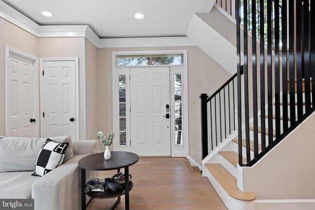 Building Photo - 1170 N Vernon St