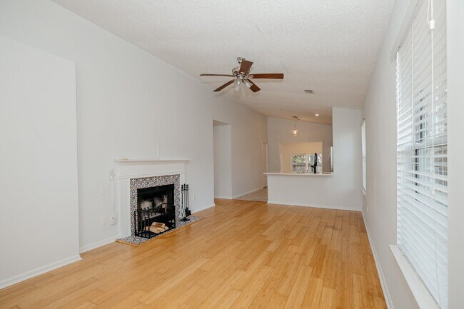 Photo - Charming 3-Bedroom Home with Hardwood Floors in Shadowmoss