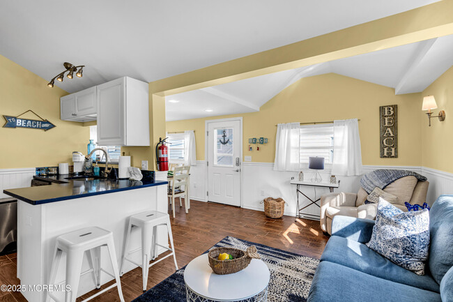 Photo - 112 W Tide Way House