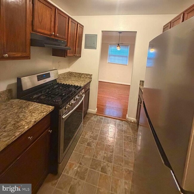 Photo - 3814 Lyndhurst Dr Unit 103