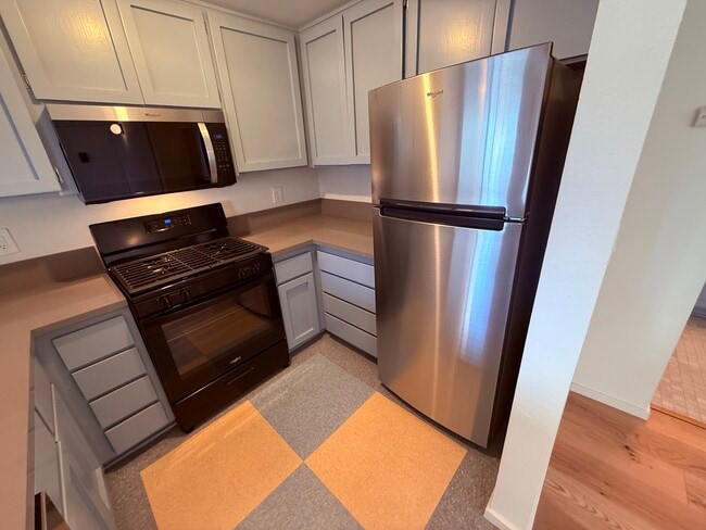 Kitchen 207 - Mansfield Terrace Apartments